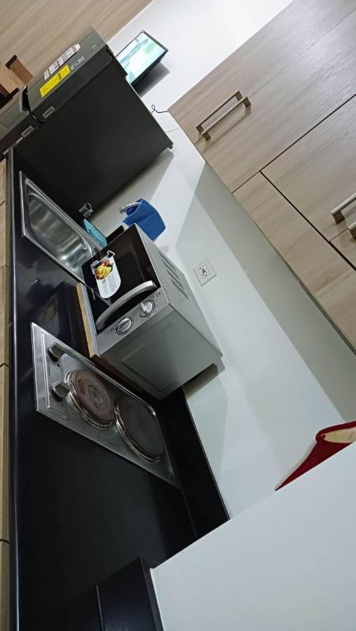 Apartment Shore D1,shortwalk Mall Of Near Airport Wifi Manila
